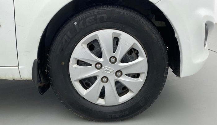 2012 Hyundai i10 MAGNA 1.2, CNG, Manual, 32,985 km, Right Front Wheel