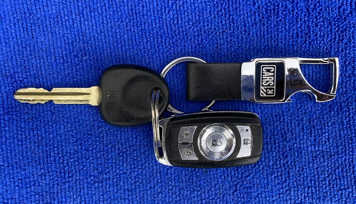 2012 Hyundai i10 MAGNA 1.2, CNG, Manual, 32,985 km, Key Close Up