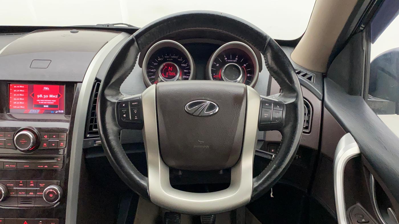 2014 Mahindra XUV500 W8, Diesel, Manual, 91,361 km, Steering Wheel Close Up