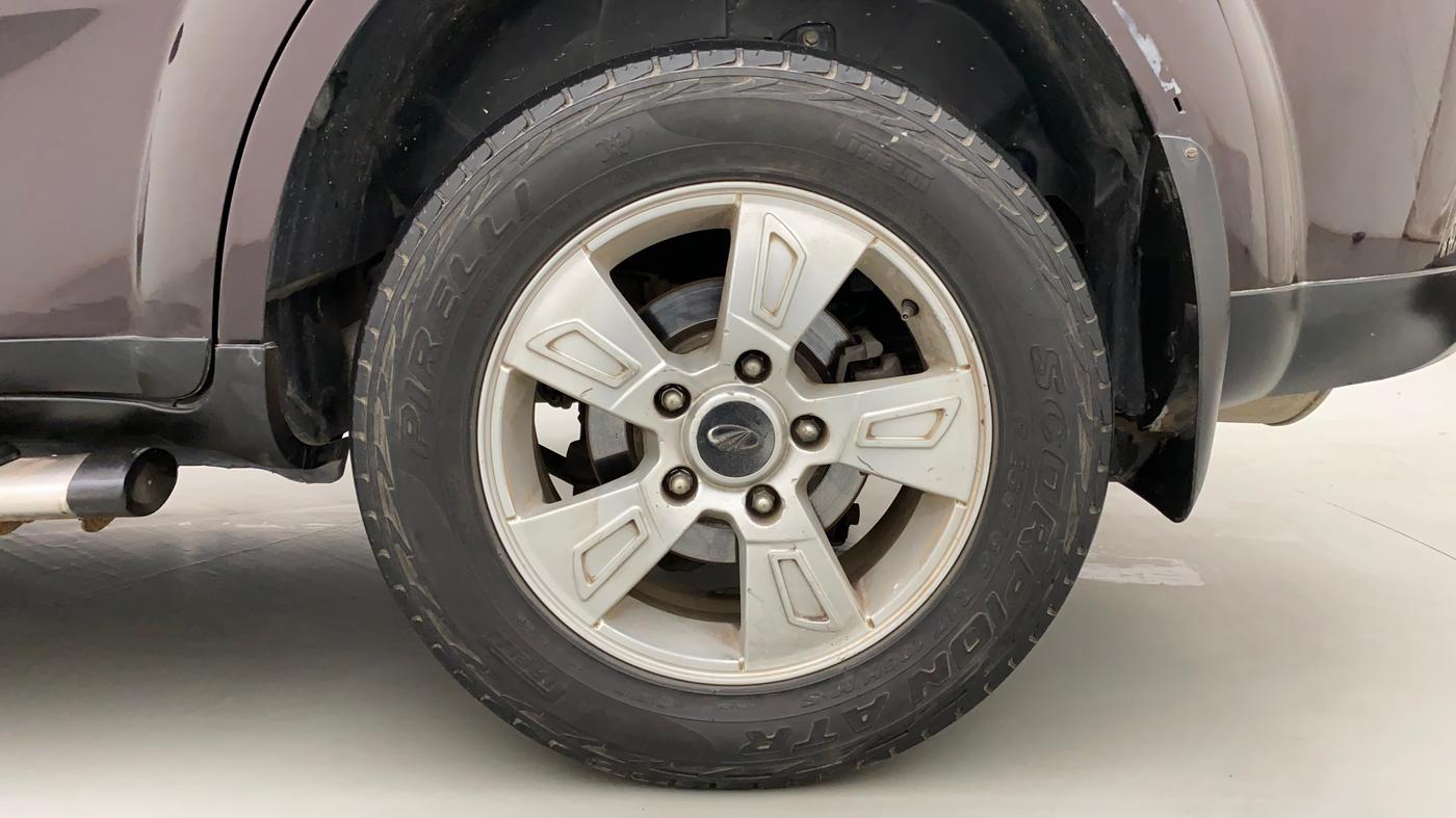 2014 Mahindra XUV500 W8, Diesel, Manual, 91,361 km, Left Rear Wheel