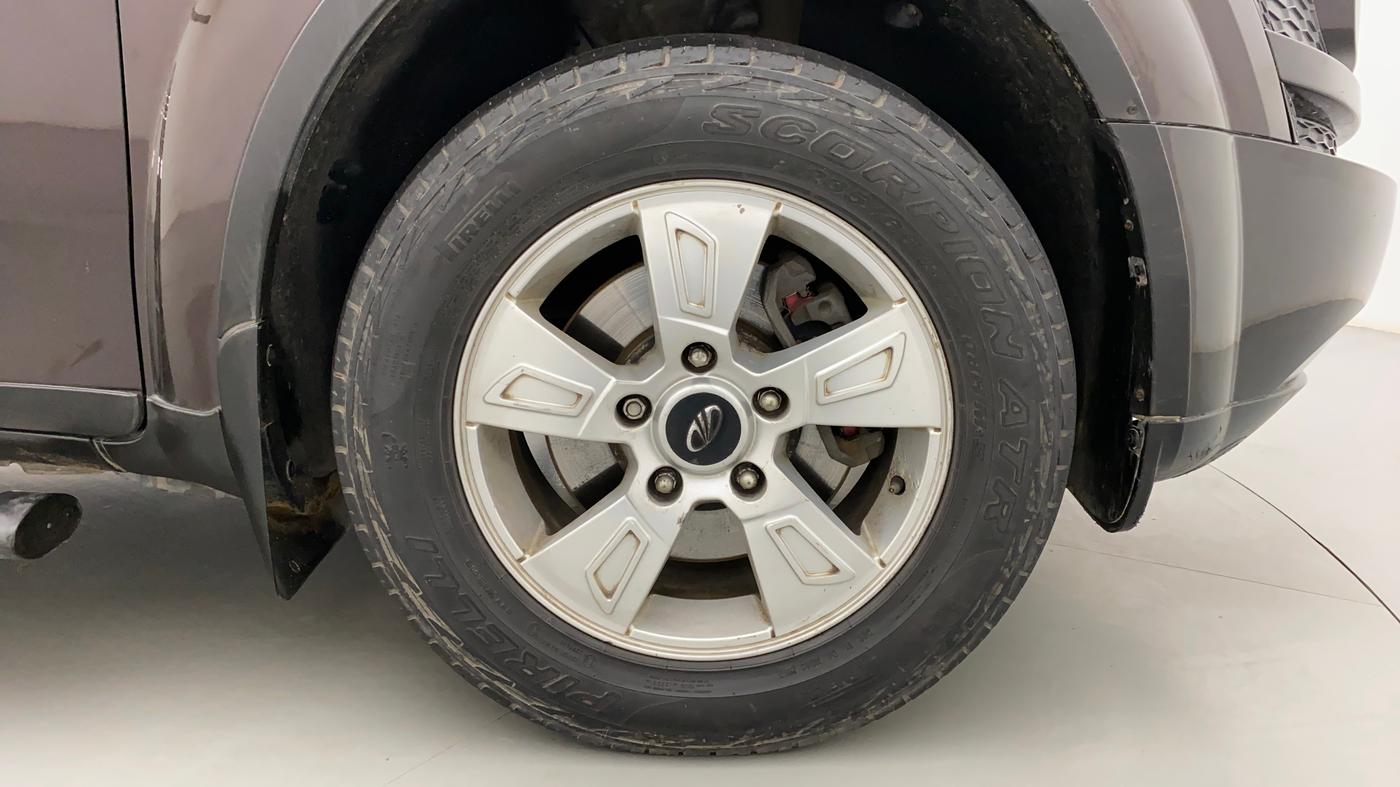 2014 Mahindra XUV500 W8, Diesel, Manual, 91,361 km, Right Front Wheel