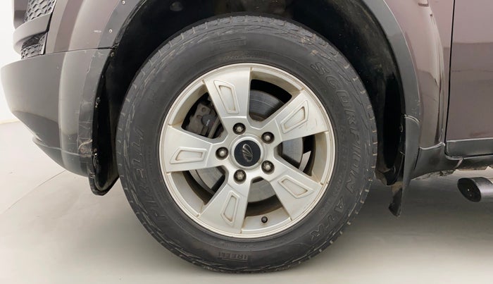 2014 Mahindra XUV500 W8, Diesel, Manual, 91,361 km, Left Front Wheel