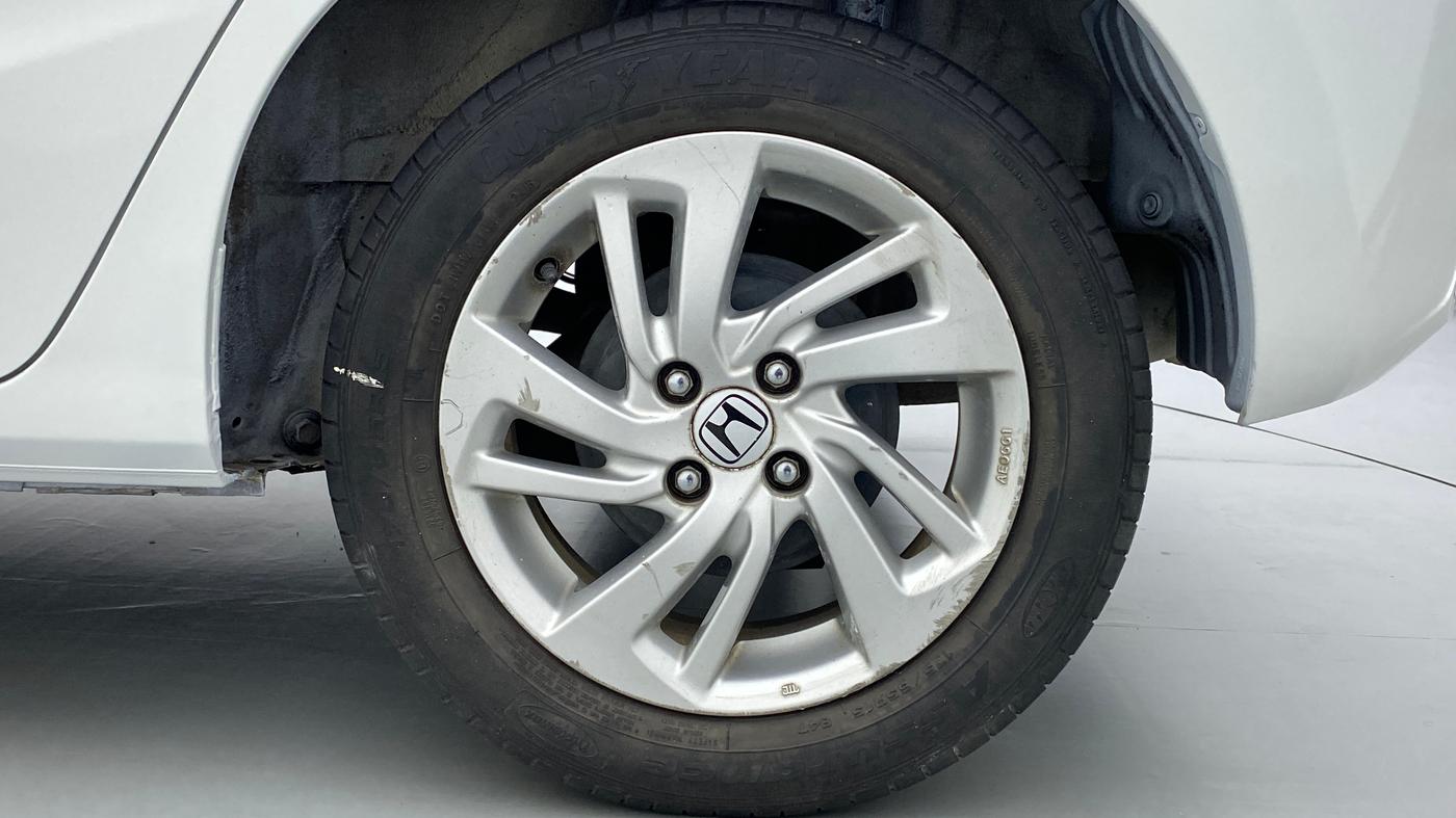 2016 Honda Jazz 1.2 V AT, Petrol, Automatic, 24,610 km, Right Rear Wheel