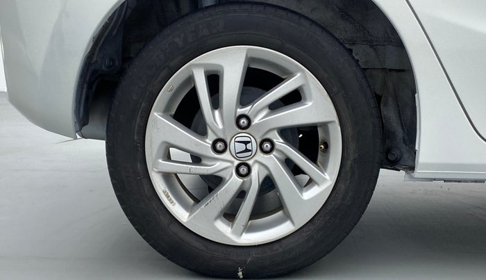 2016 Honda Jazz 1.2 V AT, Petrol, Automatic, 24,610 km, Left Rear Wheel