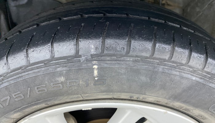 2016 Honda Jazz 1.2 V AT, Petrol, Automatic, 24,610 km, Left Front Tyre Tread