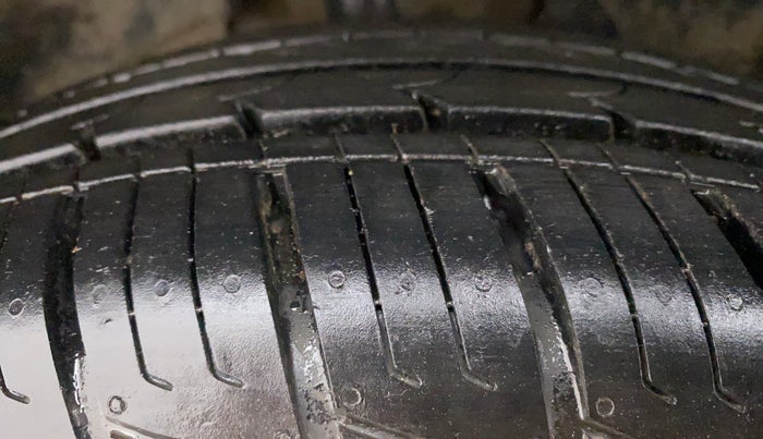 2014 Nissan Terrano XL (P), Petrol, Manual, 74,547 km, Left Front Tyre Tread