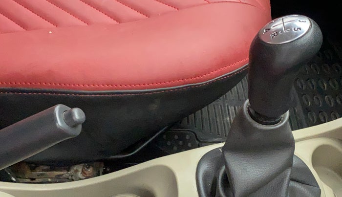 2014 Nissan Terrano XL (P), Petrol, Manual, 74,547 km, Gear Lever