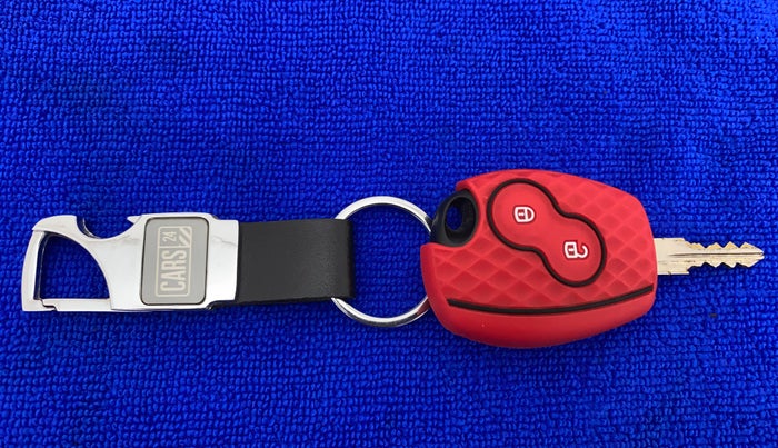 2014 Nissan Terrano XL (P), Petrol, Manual, 74,547 km, Key Close Up