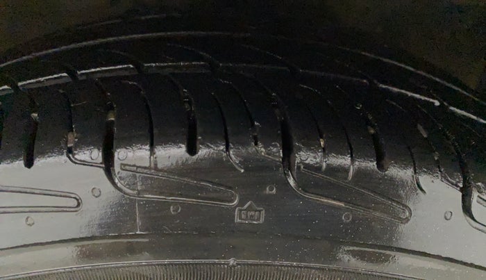 2016 Maruti Celerio ZXI, Petrol, Manual, 85,363 km, Right Front Tyre Tread