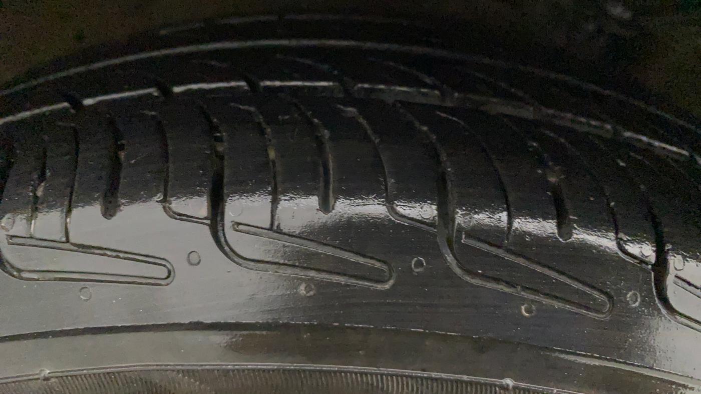 2016 Maruti Celerio ZXI, Petrol, Manual, 85,363 km, Right Rear Tyre Tread