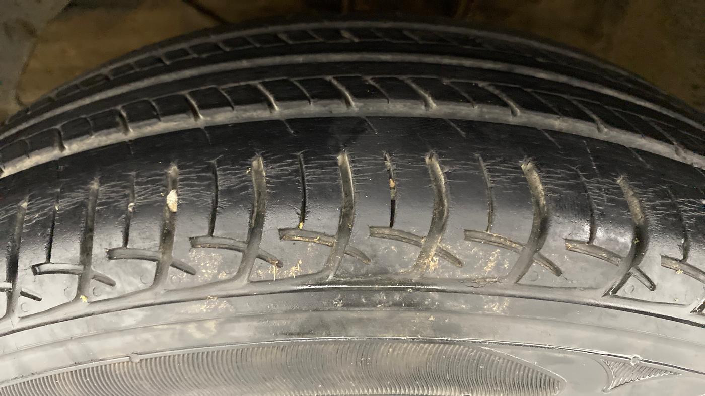 2017 Maruti Baleno DELTA 1.2 K12, Petrol, Manual, 17,249 km, Left Front Tyre Tread