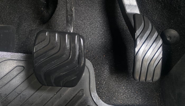 2024 Nissan MAGNITE XV Premium AMT, Petrol, Automatic, 16,068 km, Pedals