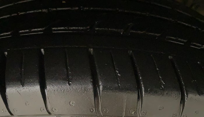 2020 MG HECTOR SHARP HYBRID 1.5 PETROL, Petrol, Manual, 50,707 km, Right Front Tyre Tread