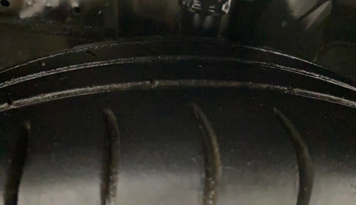 2021 Datsun Redi Go T, Petrol, Manual, 74,313 km, Left Front Tyre Tread