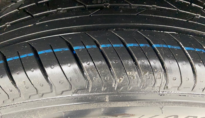 2020 Tata NEXON XM SUNROOF PETROL, Petrol, Manual, 35,575 km, Left Rear Tyre Tread