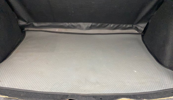 2020 Tata NEXON XM SUNROOF PETROL, Petrol, Manual, 35,575 km, Boot Inside