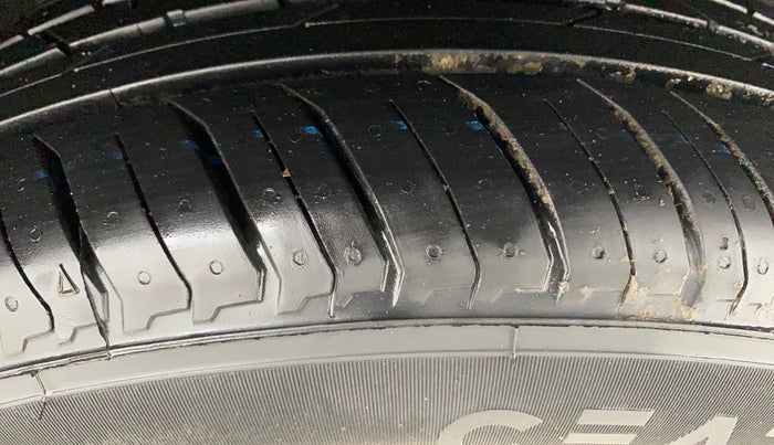 2020 Tata NEXON XM SUNROOF PETROL, Petrol, Manual, 35,575 km, Right Front Tyre Tread