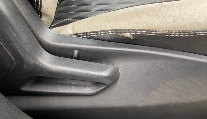 2020 Tata NEXON XM SUNROOF PETROL, Petrol, Manual, 35,575 km, Driver Side Adjustment Panel