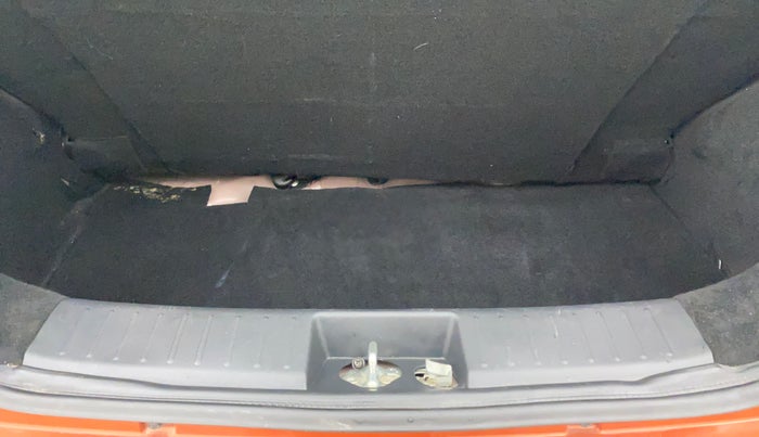 2018 Mahindra KUV 100 NXT K6+ P 6 STR, Petrol, Manual, 27,973 km, Boot Inside