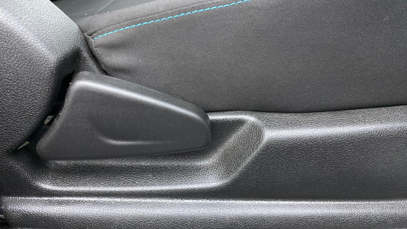 2020 Renault Kwid Neotech Petrol 1.0, Petrol, Manual, 24,995 km, Driver Side Adjustment Panel