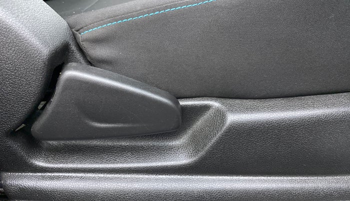 2020 Renault Kwid Neotech Petrol 1.0, Petrol, Manual, 24,995 km, Driver Side Adjustment Panel