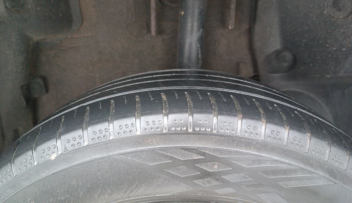 2020 Renault Duster RXE 1.3 TURBO PETROL MT, Petrol, Manual, 56,880 km, Left Rear Tyre Tread