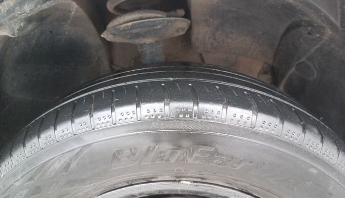 2020 Renault Duster RXE 1.3 TURBO PETROL MT, Petrol, Manual, 56,880 km, Right Front Tyre Tread