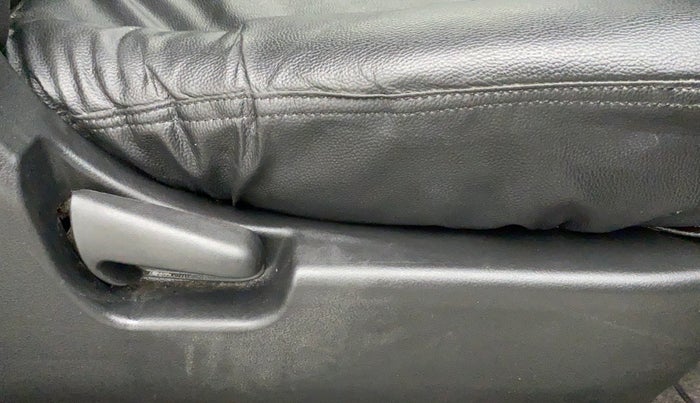 2018 Maruti Wagon R 1.0 LXI CNG, CNG, Manual, 1,00,362 km, Driver Side Adjustment Panel
