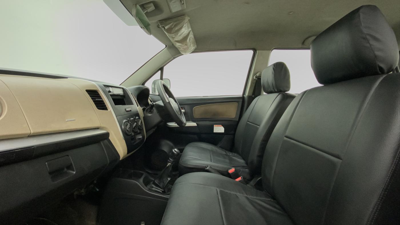2018 Maruti Wagon R 1.0 LXI CNG, CNG, Manual, 1,00,362 km, Right Side Front Door Cabin