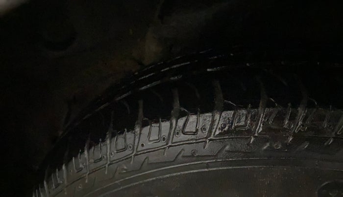 2014 Hyundai i10 MAGNA 1.1, Petrol, Manual, 56,193 km, Left Rear Tyre Tread