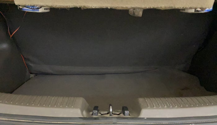 2014 Hyundai i10 MAGNA 1.1, Petrol, Manual, 56,193 km, Boot Inside