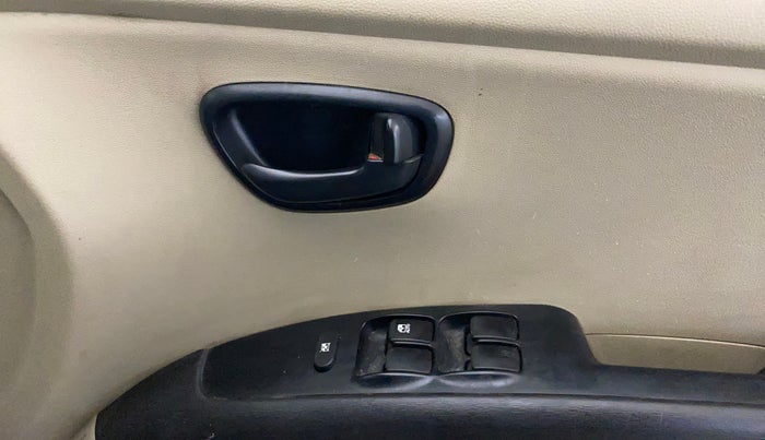 2014 Hyundai i10 MAGNA 1.1, Petrol, Manual, 56,193 km, Driver Side Door Panels Control