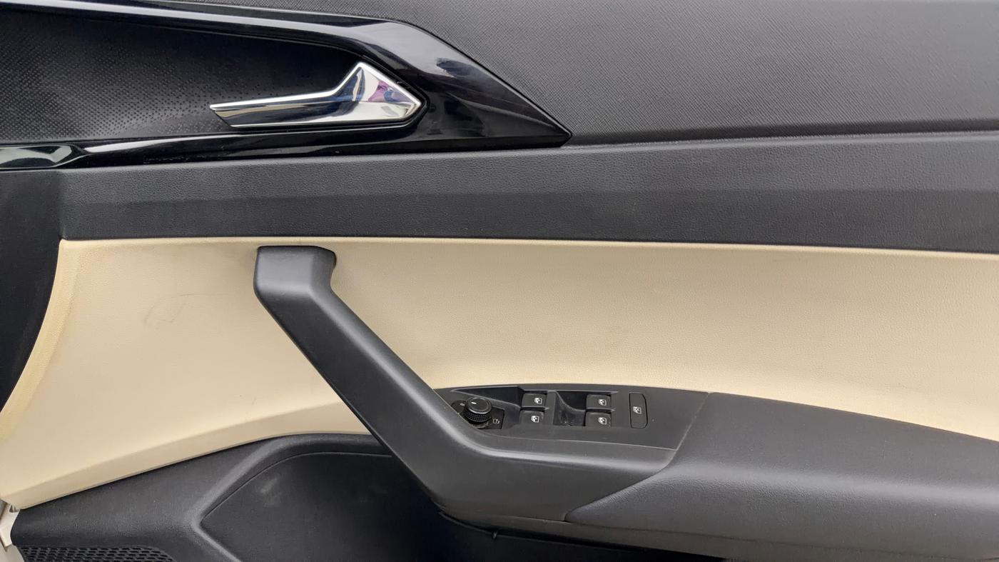 2022 Skoda SLAVIA STYLE 1.0L TSI AT, Petrol, Automatic, 98,174 km, Driver Side Door Panels Control