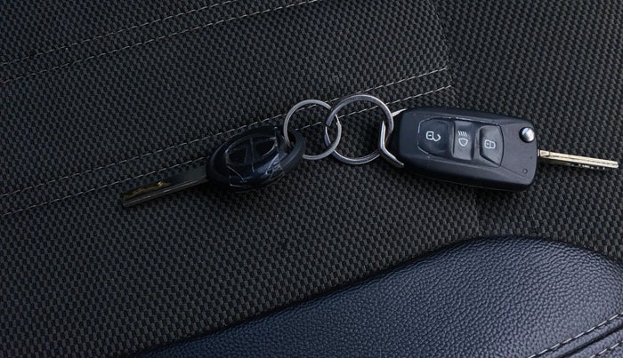 2021 Tata Tiago XZ PLUS PETROL, Petrol, Manual, 29,786 km, Key Close Up