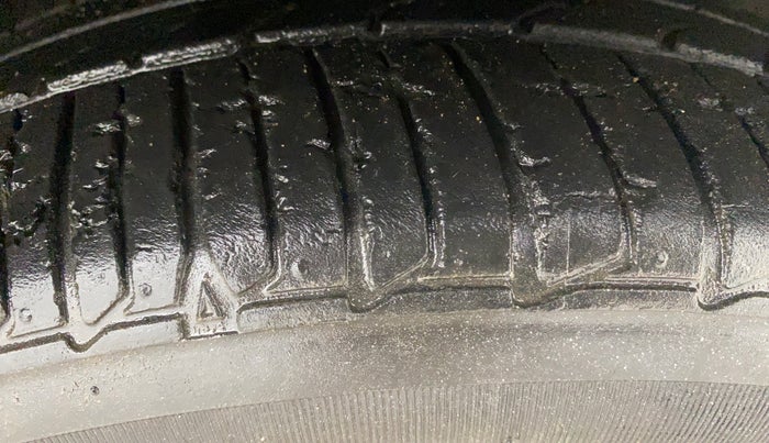 2021 Tata Tiago XZ PLUS PETROL, Petrol, Manual, 29,786 km, Right Front Tyre Tread