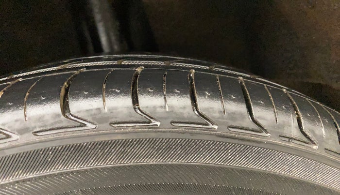 2018 Maruti Baleno ZETA CVT PETROL 1.2, Petrol, Automatic, 92,126 km, Right Rear Tyre Tread