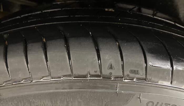 2020 Maruti Ertiga ZXI+ SHVS, Petrol, Manual, 63,777 km, Right Rear Tyre Tread