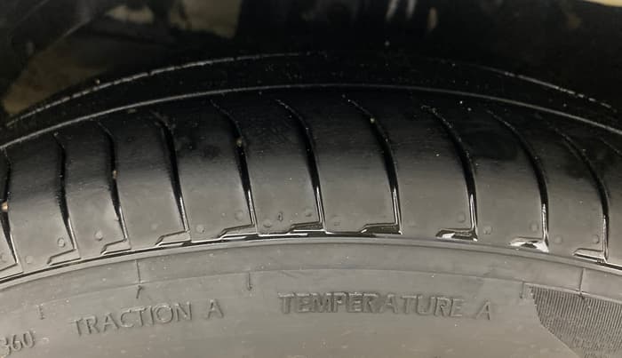2020 Maruti Ertiga ZXI+ SHVS, Petrol, Manual, 63,777 km, Left Front Tyre Tread