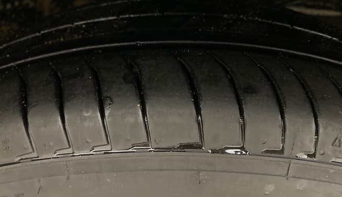 2020 Maruti Ertiga ZXI+ SHVS, Petrol, Manual, 63,777 km, Right Front Tyre Tread