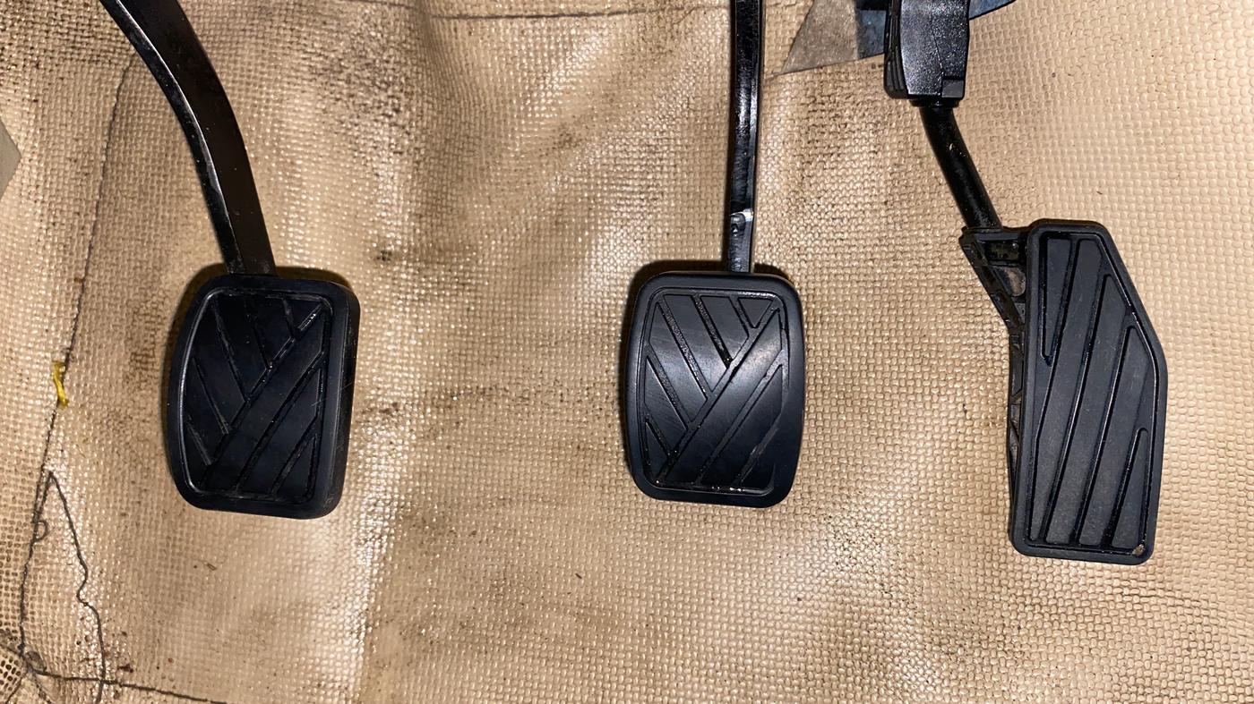 2020 Maruti Ertiga ZXI+ SHVS, Petrol, Manual, 64,265 km, Pedals