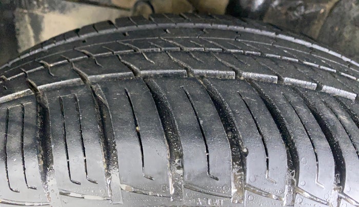 2018 Maruti Vitara Brezza VDI OPT, Diesel, Manual, 32,639 km, Left Front Tyre Tread