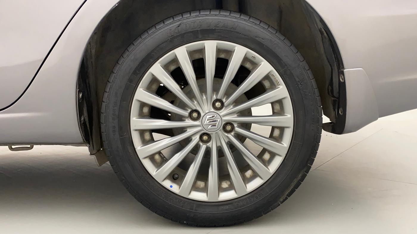 2017 Maruti Ciaz ZXI+, Petrol, Manual, 72,070 km, Left Rear Wheel