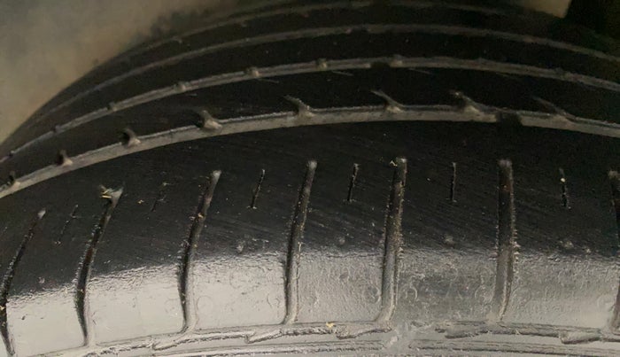 2017 Maruti Ciaz ZXI+, Petrol, Manual, 72,070 km, Left Rear Tyre Tread