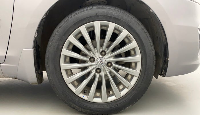 2017 Maruti Ciaz ZXI+, Petrol, Manual, 72,070 km, Right Front Wheel