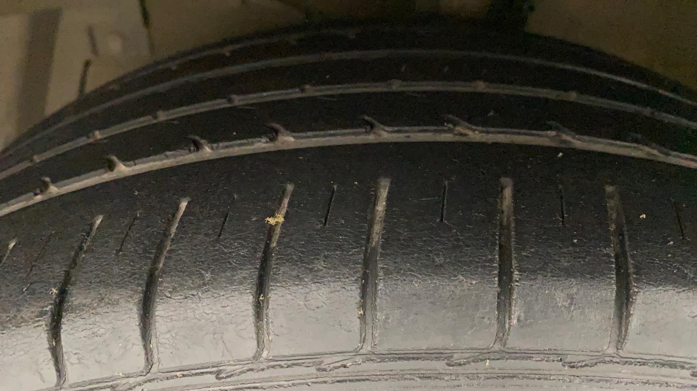 2017 Maruti Ciaz ZXI+, Petrol, Manual, 72,070 km, Left Front Tyre Tread