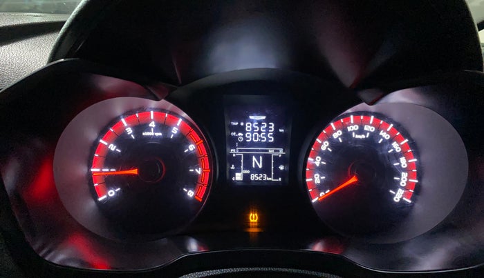 2023 Mahindra XUV300 W6 1.2 PETROL, Petrol, Manual, 8,518 km, Odometer Image