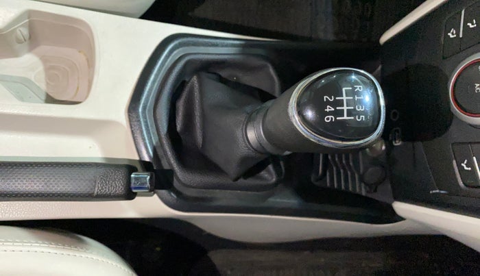 2023 Mahindra XUV300 W6 1.2 PETROL, Petrol, Manual, 8,518 km, Gear Lever