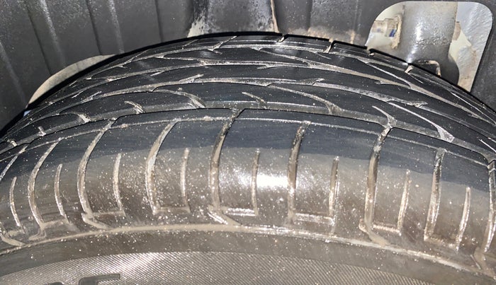 2023 Mahindra XUV300 W6 1.2 PETROL, Petrol, Manual, 8,518 km, Right Rear Tyre Tread