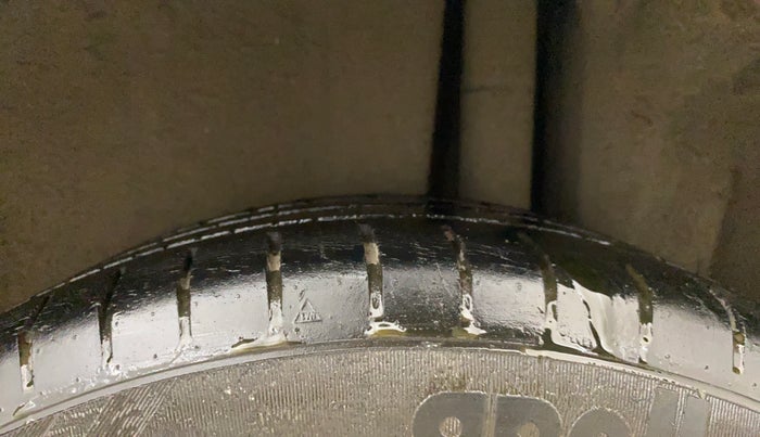 2018 Maruti Ciaz ALPHA  AT 1.5 SHVS PETROL, Petrol, Automatic, 62,174 km, Left Rear Tyre Tread