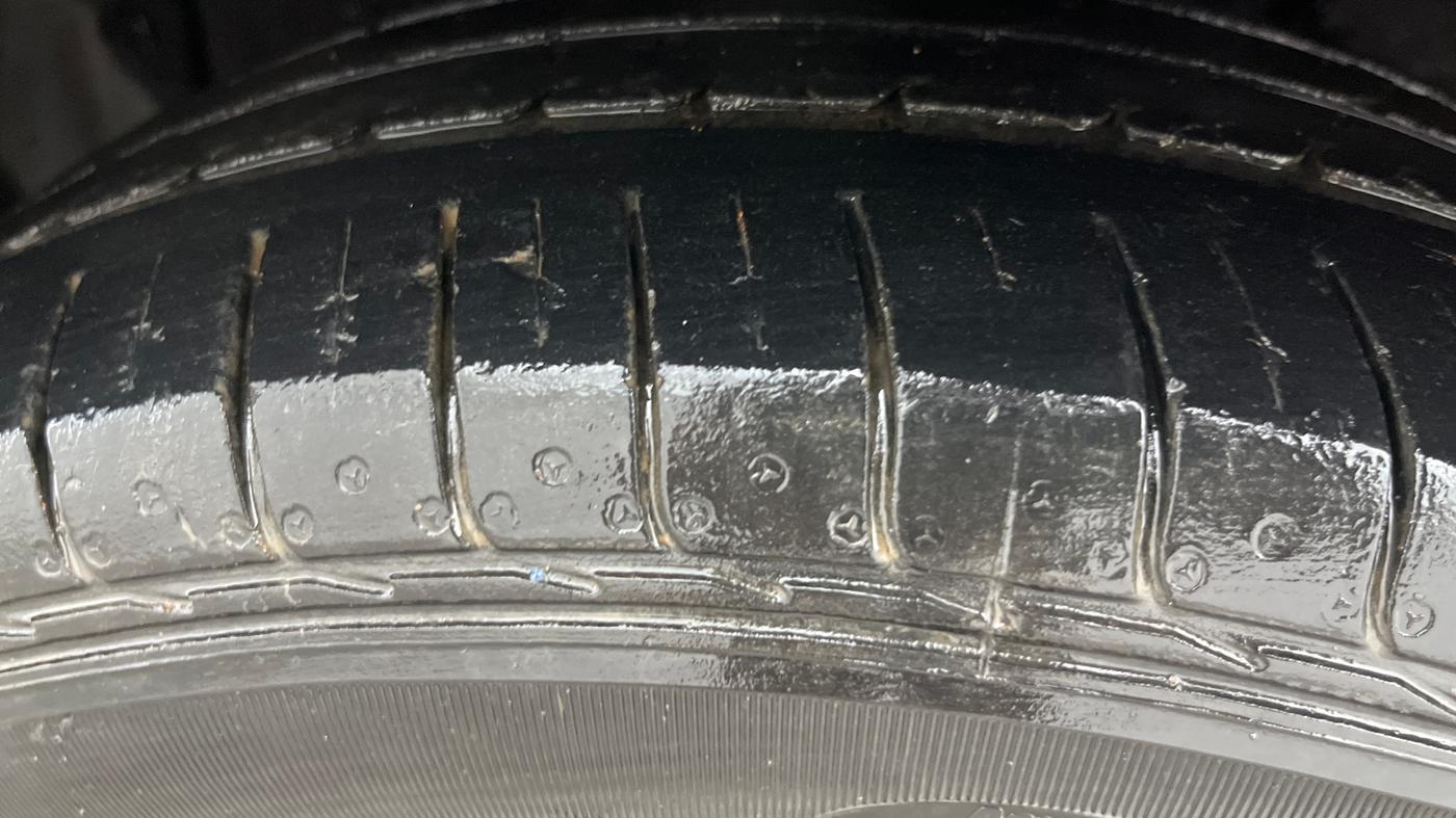 2013 Hyundai Verna FLUIDIC VTVT 1.6 EX AT, Petrol, Automatic, 88,573 km, Left Front Tyre Tread